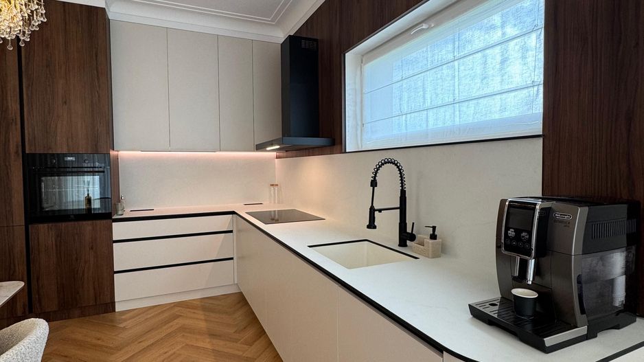 Vila mobilata ultra lux, curte mare, parcare acoperita-500 mp teren - Poză 10