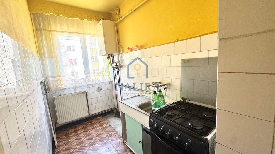 Apartament 2 camere de vanzare zona Semiluna - etaj 3/4 - Poză 2