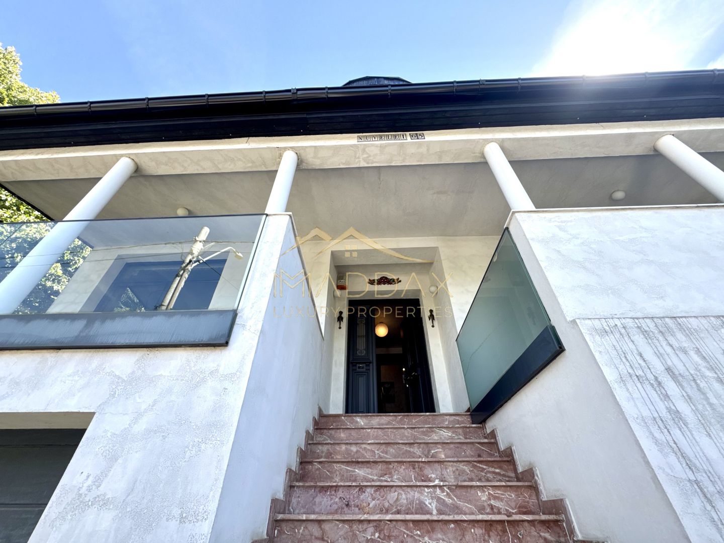 Vila cu 5 camere *344mp* + 400mp Teren // Zona Bucurestii Noi - Poză 56