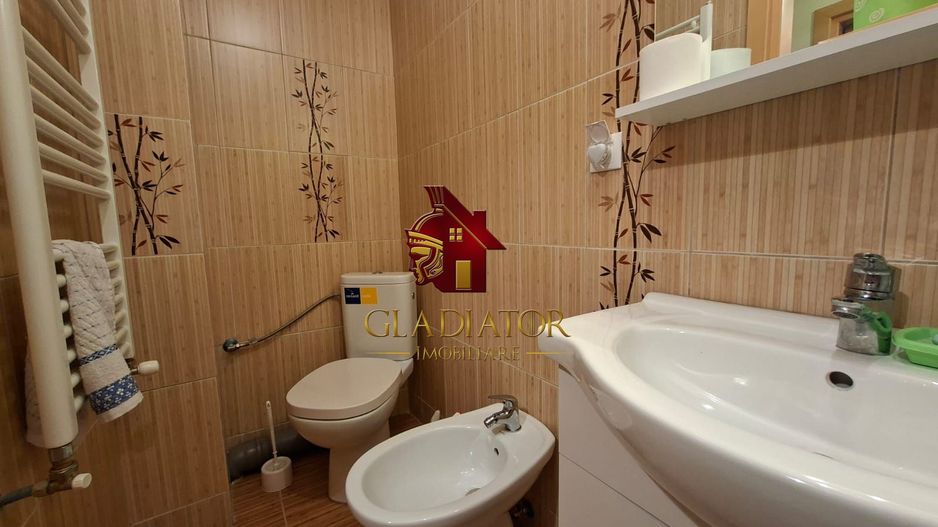 Cartier Visoianu ETAJ 1, bloc 2015, parcare, loc de joaca, statie BUS - Poză 5