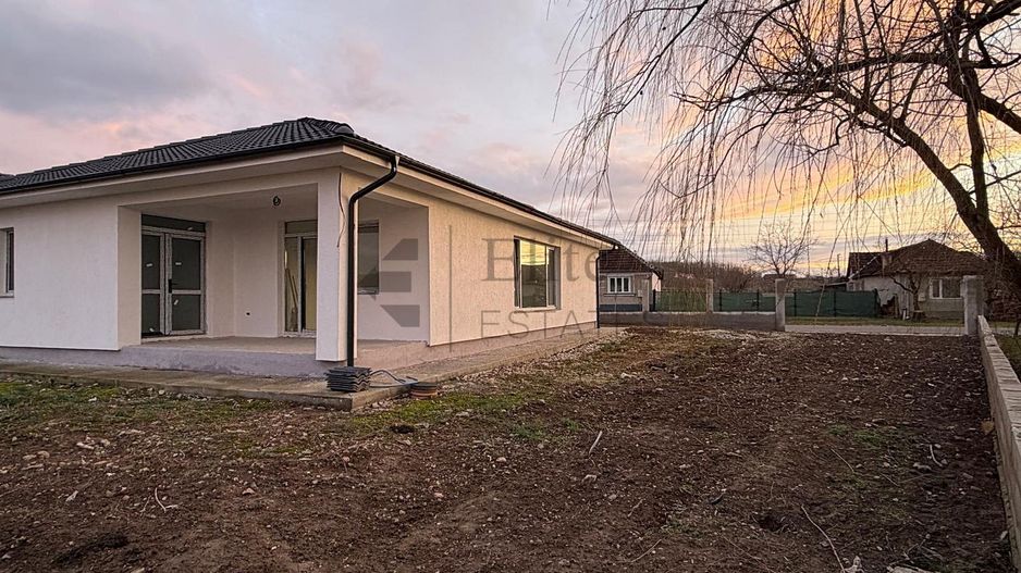 Casa noua cu 4 camere la 6 km de Oradea - Poză 10