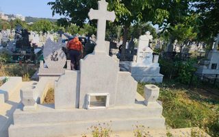 Criptă cu 4 locuri în Cimitirul Buna Vestire, Iași - Poză 3