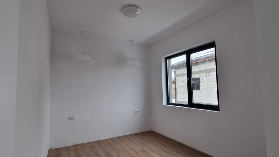 Reședință Modernă cu Finisaje Distinse - Poză 37