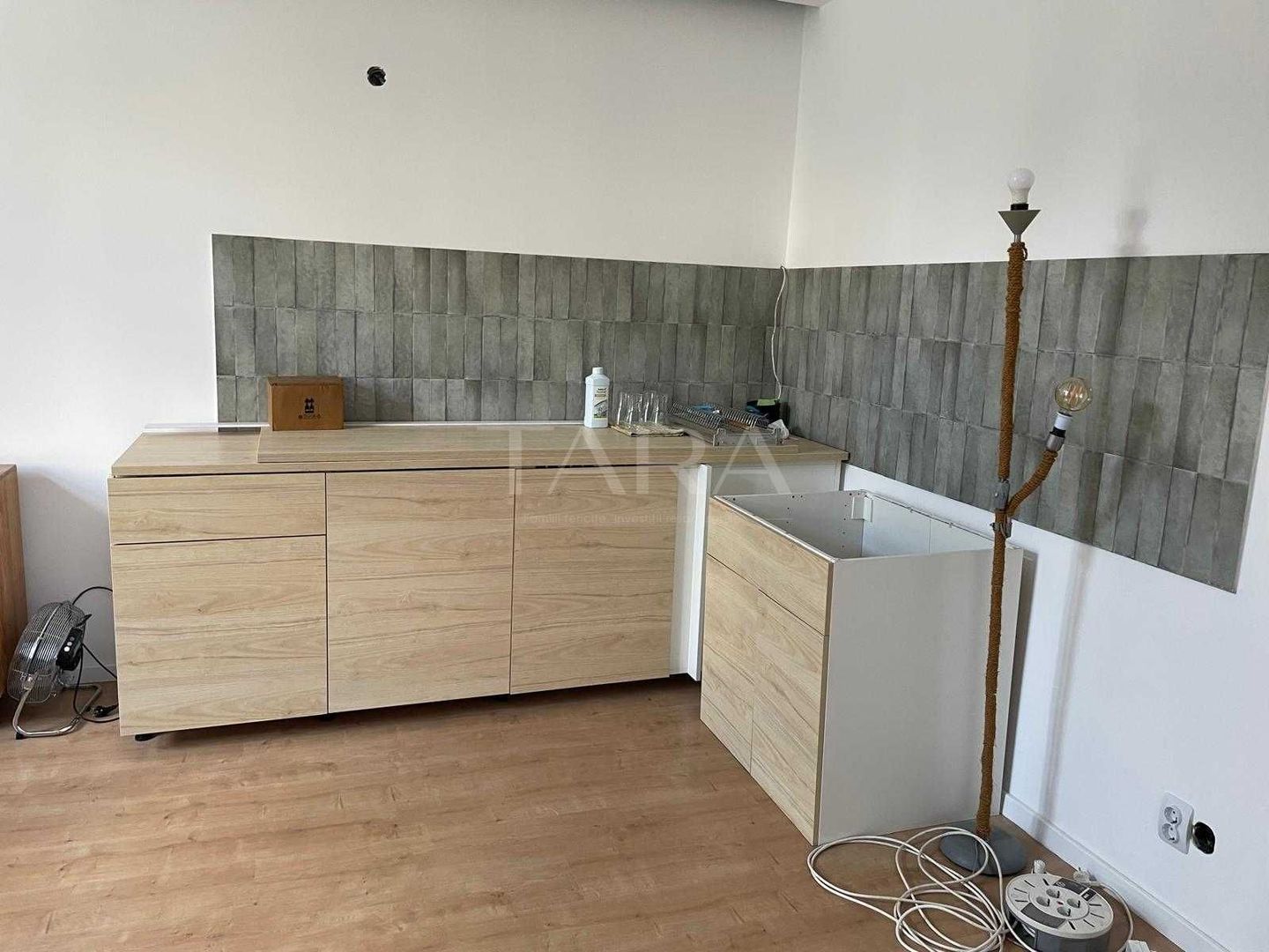 Apartament cu 3 camere, 65 mp, 2 băi, boxă. - Poză 2