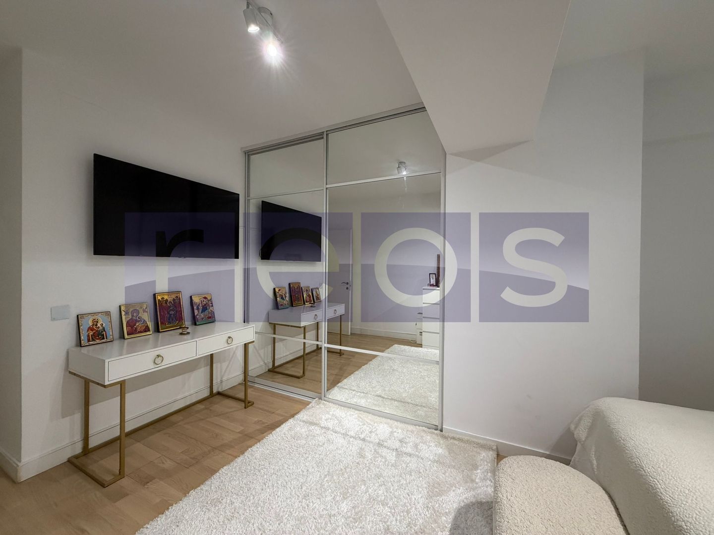 VANZARE 3 CAMERE | UPGROUND | 96MP | MOBILAT UTILAT LUX | PIPERA - Poză 13