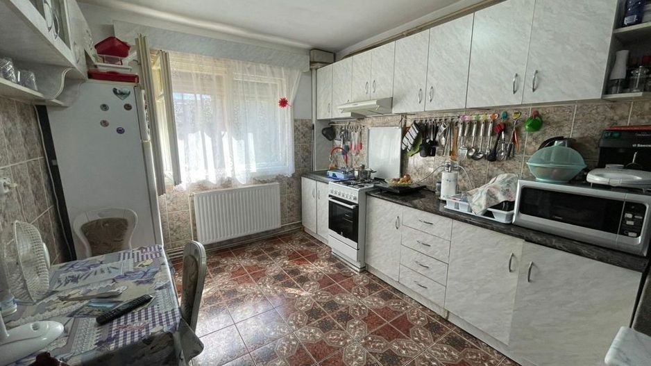 Ag BRASADAS vinde apt 3 cam etaj 2/4 Micro 16. - Poză 3