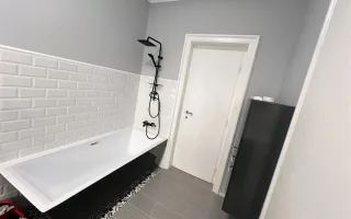 Apartament 110 mp utili ,  LUX  boxa , curte acces auto Balcescu - Poză 12