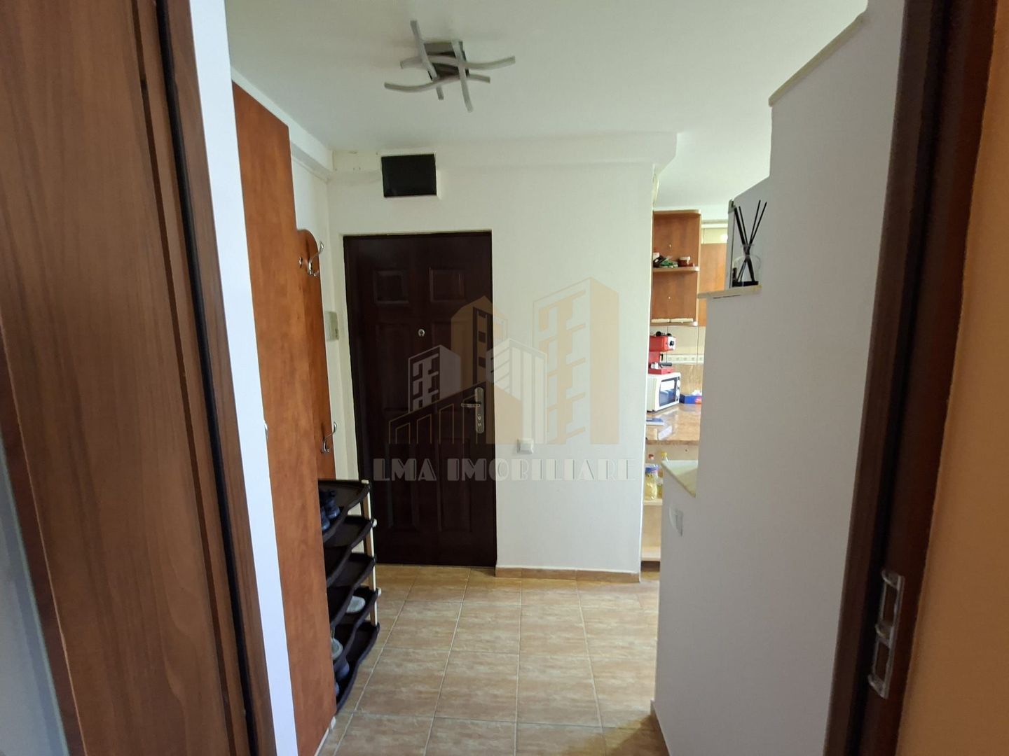 Apartament 2 camere semidecomandat Zizinului Brasov - Poză 1