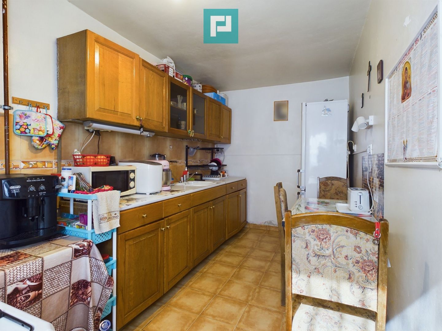 Apartament la casă - 3 camere, Pârneava - Poză 2