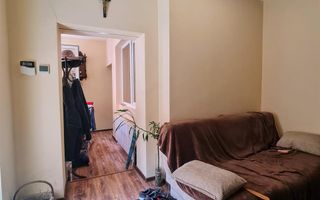 Casa centrala la curte comuna - Poză 3