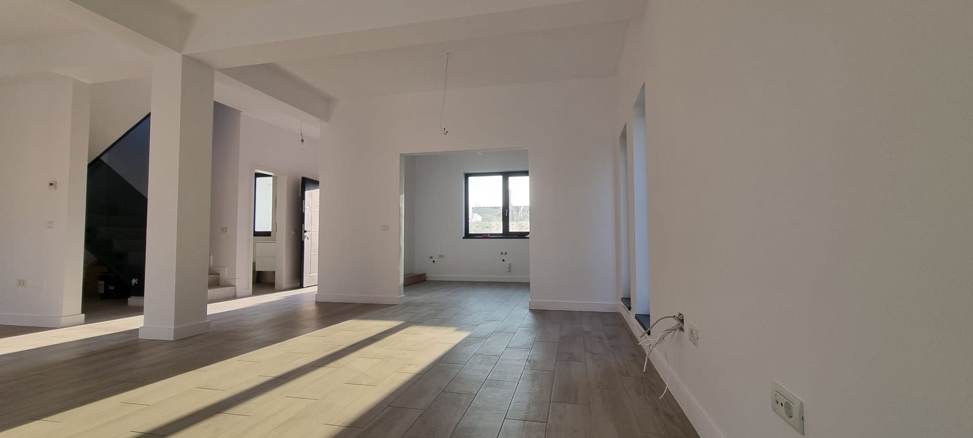 Vilă NOUĂ | Curte 400 mp | Mansardă pe placă | Lângă Parc Ghidigeni - Poză 1