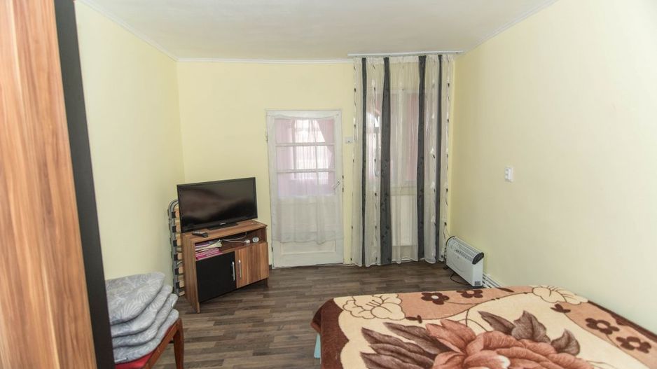 Casa cu 3 camere renovata - Poză 10