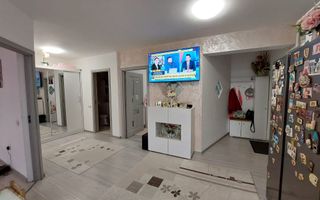 Apartament cu 3 camere, 2 balcoane și parcare, zona Floresti. - Poză 4