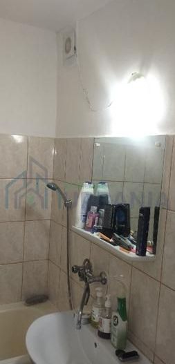 Garsoniera  renovata80la suta ușa noua calorifere noi parchet nou instalație cur - Poză 16