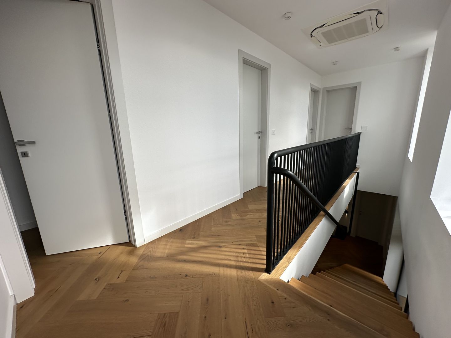 PROIECT  DEOSEBIT  IN  DUMBRAVITA - Poză 25