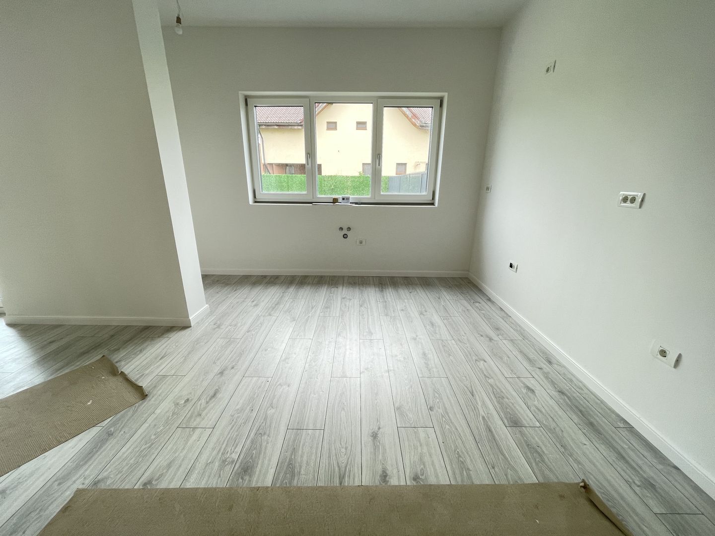 Duplex despărțit prin spațiu tehnic - Poză 3