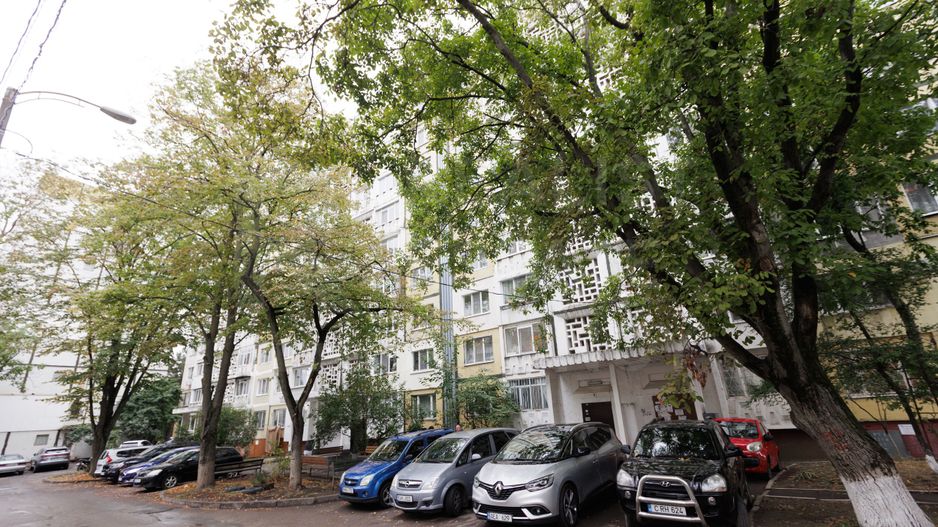 Vânzare, apartament, 3 camere, strada Miorița ,Centru. - Poză 1