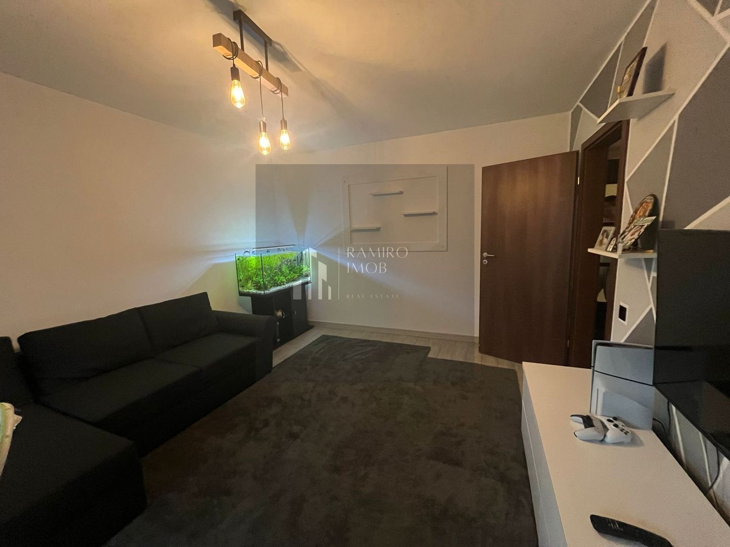 Apartament 2 camere Drumul Binelui decomandat - Poză 2