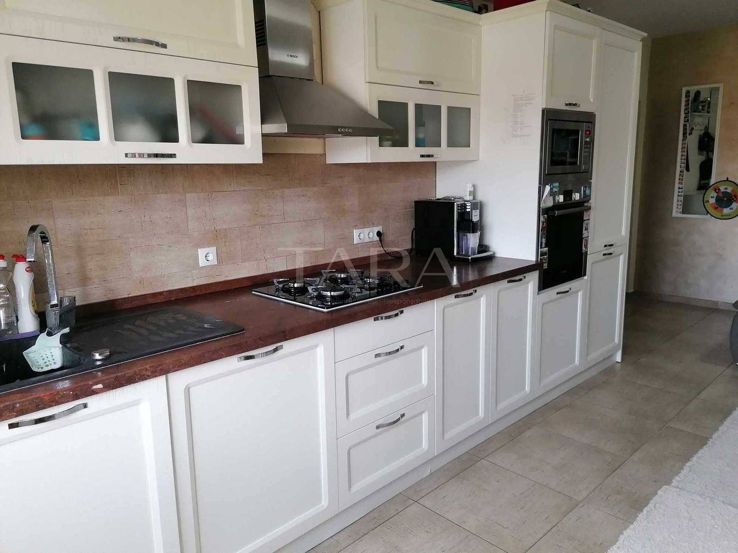 Apartament ultrafinisat 3 camere, Florești – zona Florilor. - Poză 1