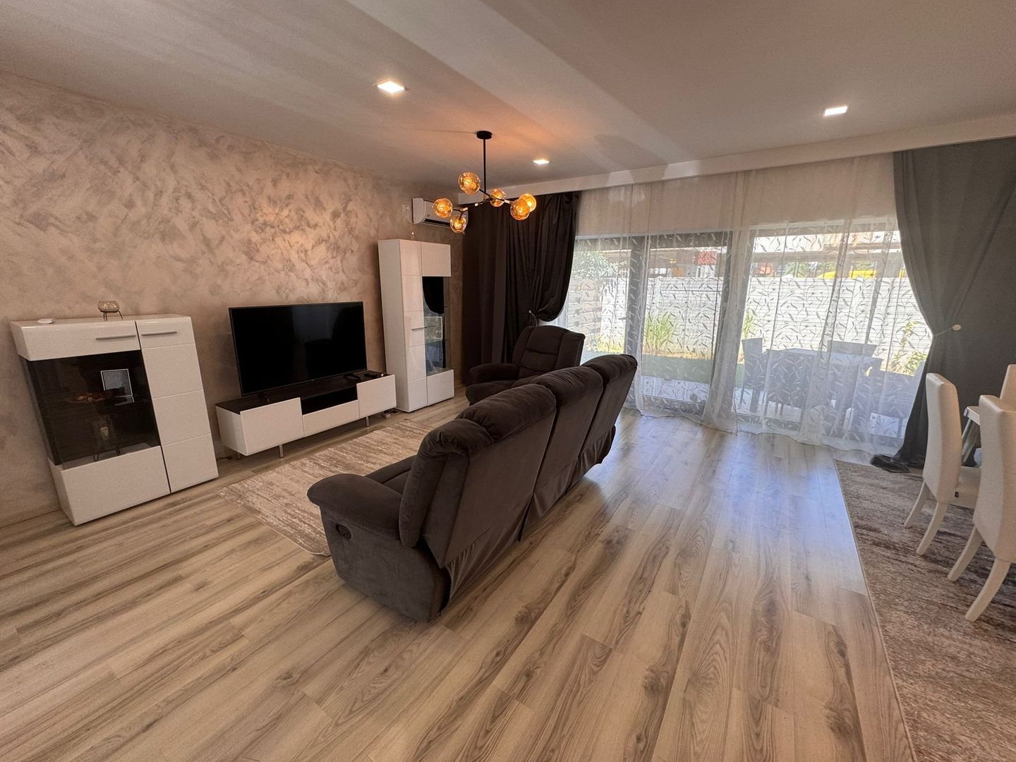 Vila Volutari 5 Camere Matei Millo - Poză 2