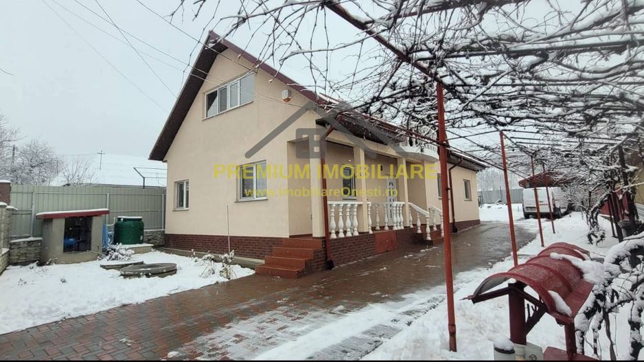 Casă P+M de vânzare la 11 km de Onesti spre Bacau - Poză 1