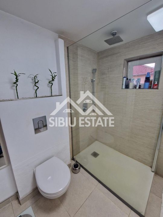 Apartament de vanzare, cu 4 camere,  82.4 mp. -Calea Cisnadiei (Ciresica) - Poză 23