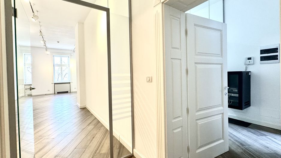 Spațiu Birou - Imobil complet renovat - Poză 8