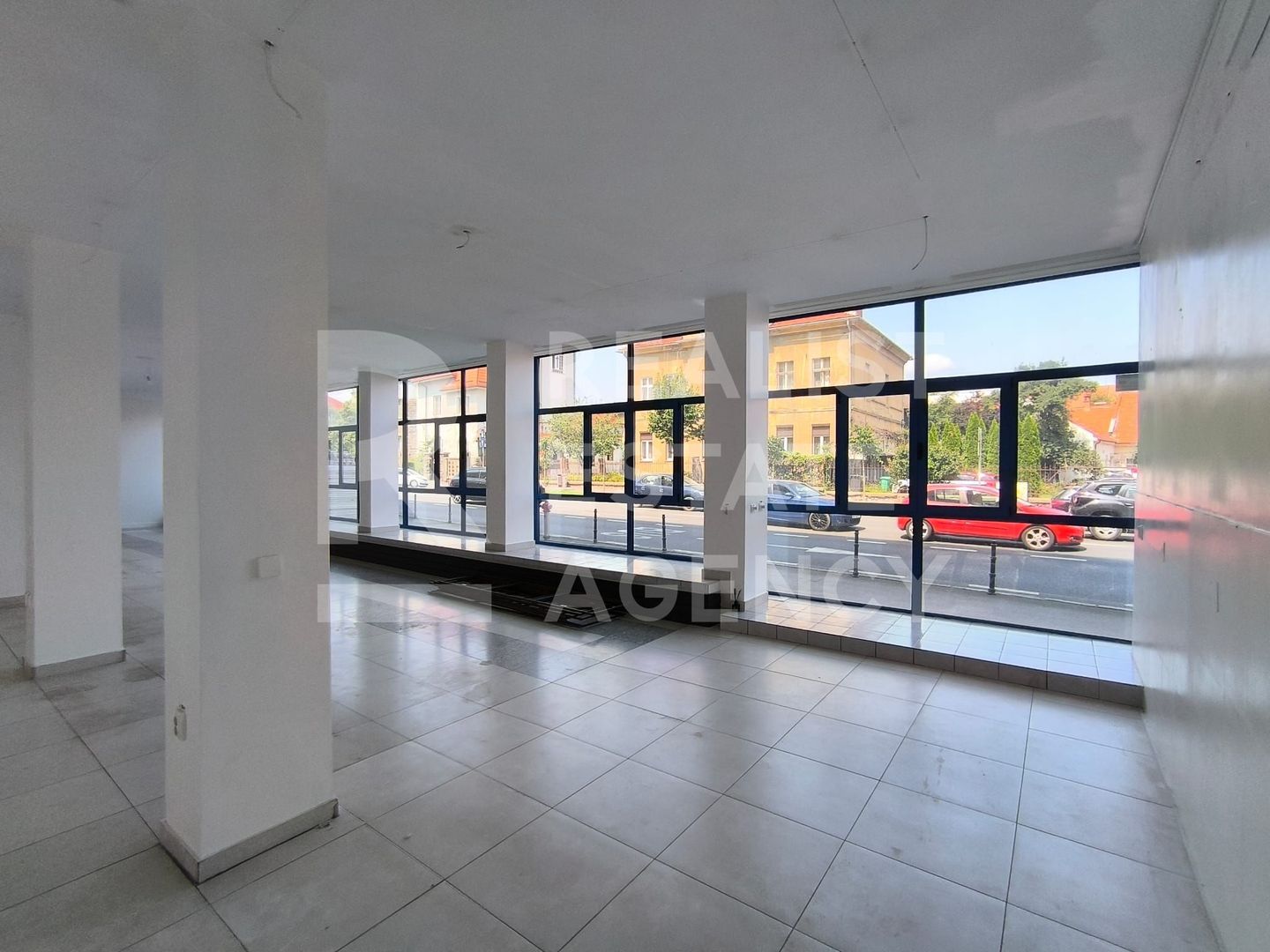 Vânzare, Spațiu Comercial, Bd. 15 Noiembrie, Brașov - Poză 1