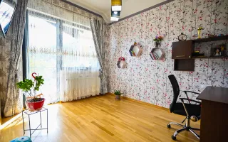 Somptuozitate in stil modern, 2 garaje, 3 terase, totul pe 1.000 mp teren - Poză 19