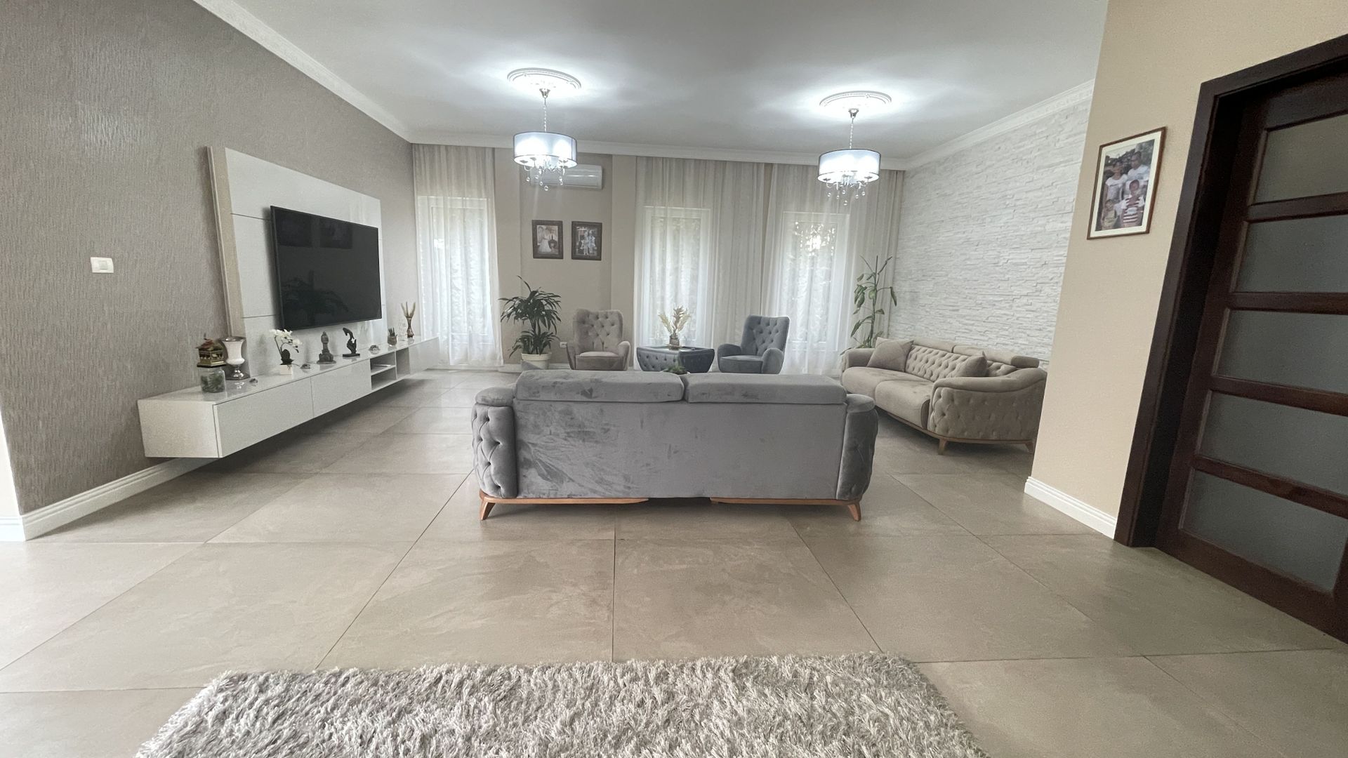 Proprietate exclusivista in Dumbravita - Poză 1