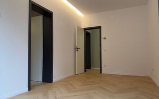 Apartament ultrafinisat 4 camere 3 bai si curte 200 mp in Arhitectilor - Poză 4