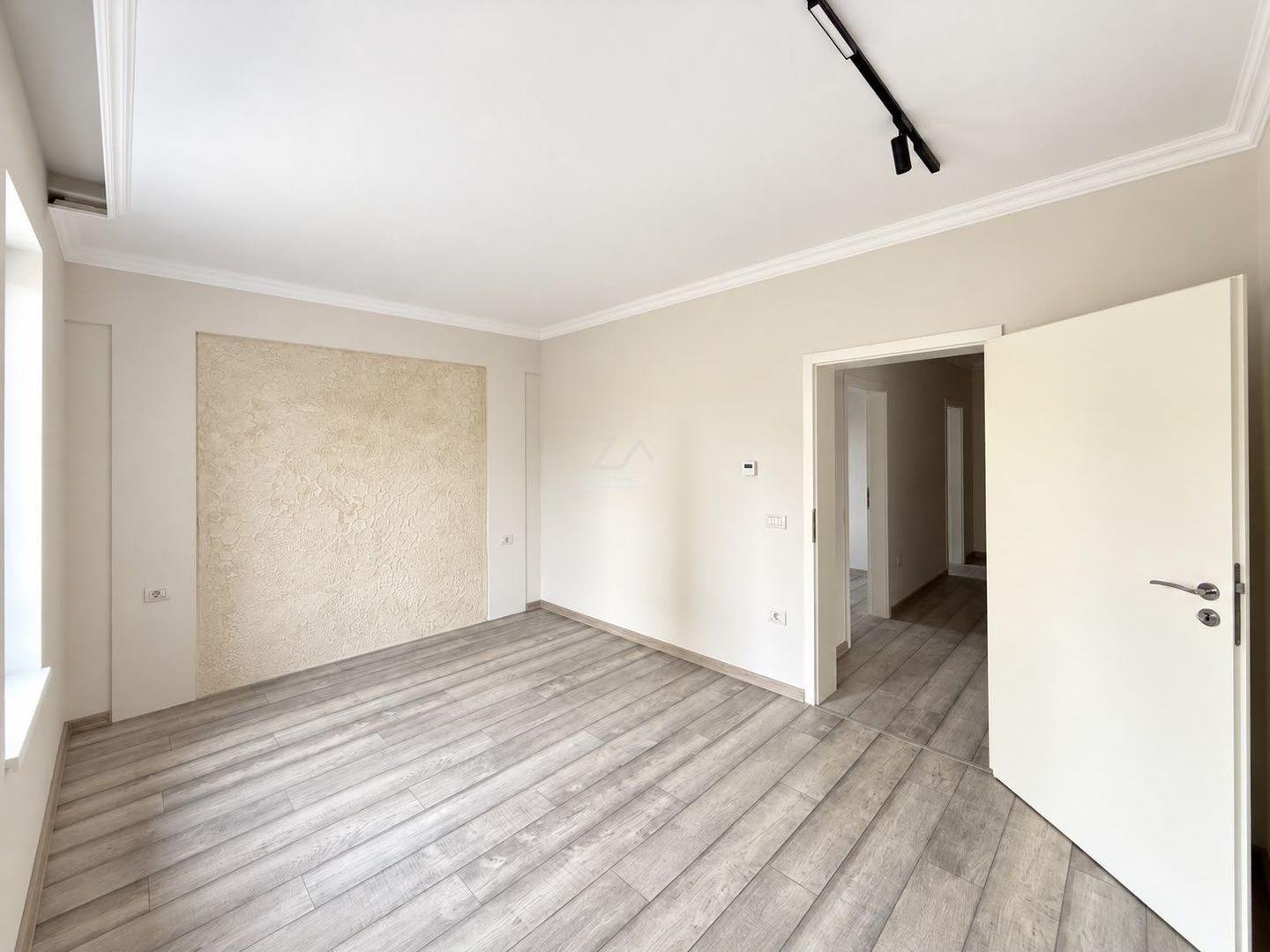 Bloc finalizat Etaj 1. Finisaje premium. Loc de parcare. - Poză 8