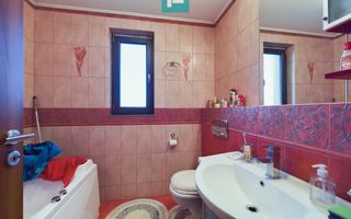 Vilă spațioasă cu 8 camere, Grădiște - Poză 37