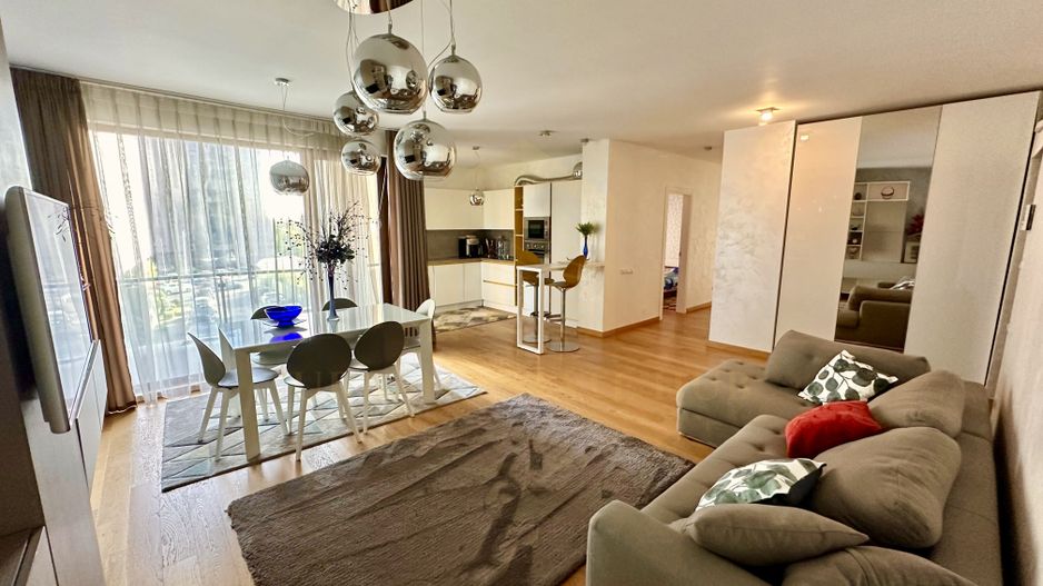 Vanzare apartament 3 camere, garaj, 90 mp, Riviera Residence - Poză 2