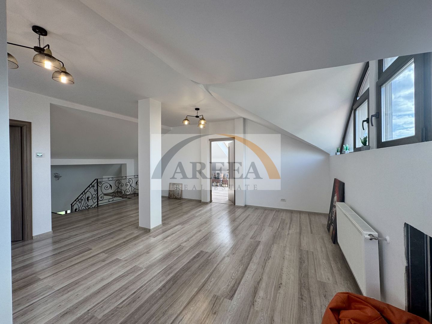 Berceni - VILĂ UNICAT, spațioasă, curte 1.000 mp, la 7 min metrou - Poză 36