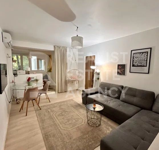 Vânzare, apartament cu 2 camere în zona Drumul Taberei - Poză 1
