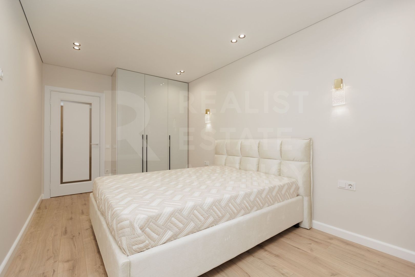 Vânzare, apartament, 2 odăi + living, str. Ion Buzdugan, Buiucani - Poză 10