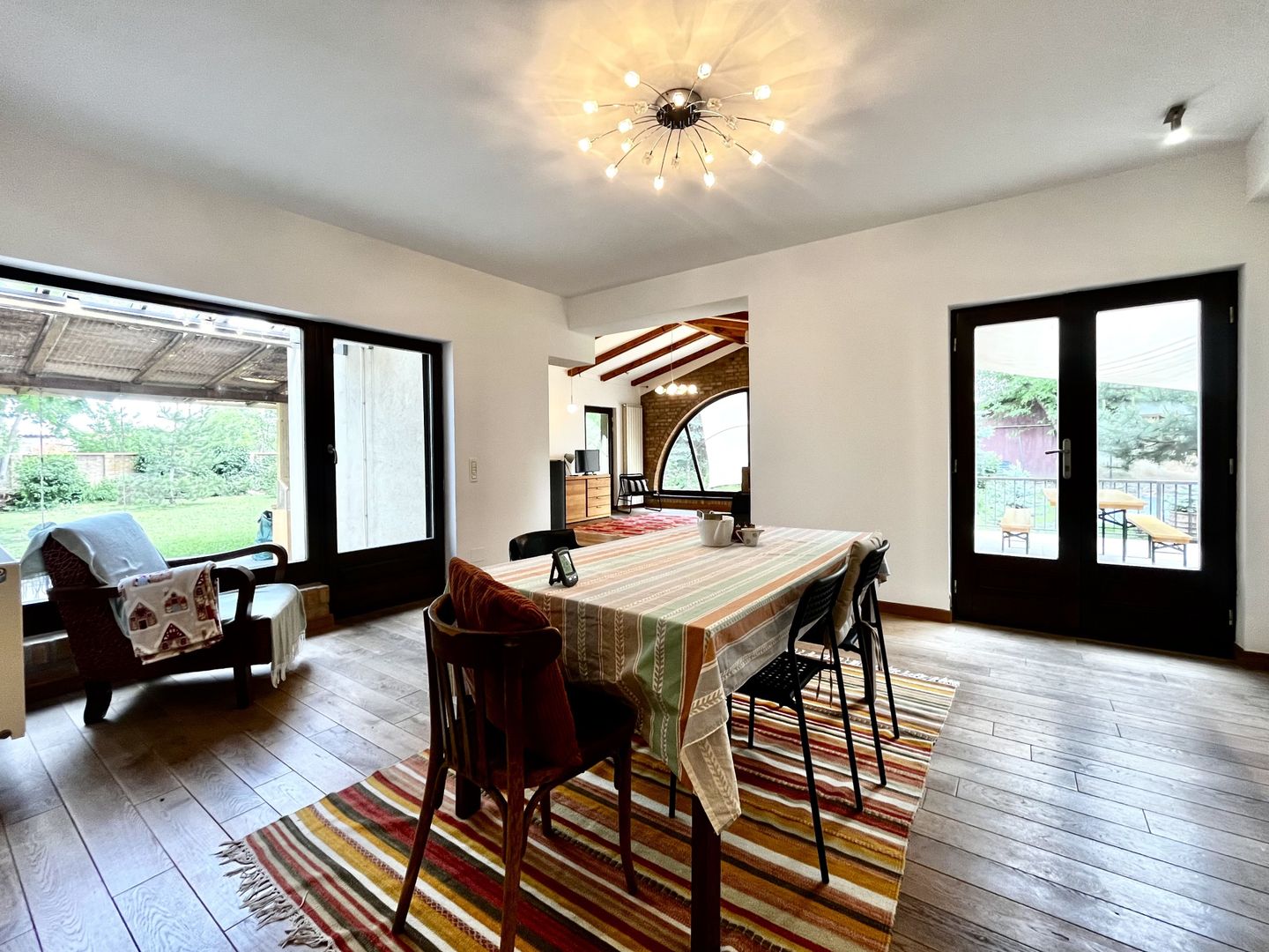 Casă de vis în Giroc – Eleganță clasică, spațiu vast și confortabil - Poză 8