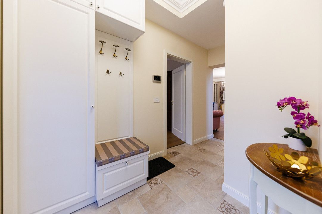 Casa de Lux cu Design Clasic și Piscină la limita dintre Timișoara și Dumbrăvița - Poză 14