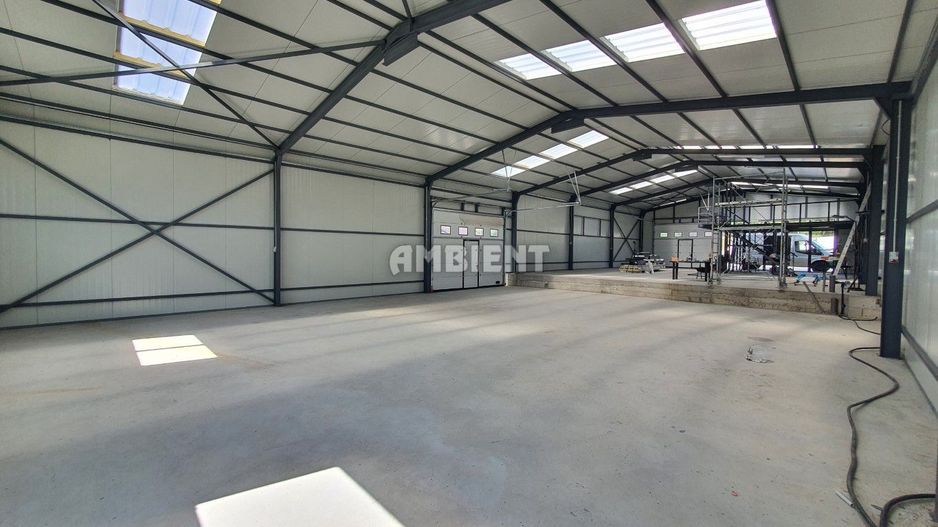 DE ÎNCHIRIAT - HALĂ 330 mp + parcare 1200 mp, Str. CĂLUGĂRENI; - Poză 2