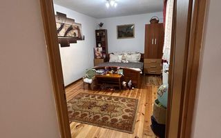 Casa 3 camere 73,73 mp parter 2 pivnite si magazie centru Cisnadie - Poză 5