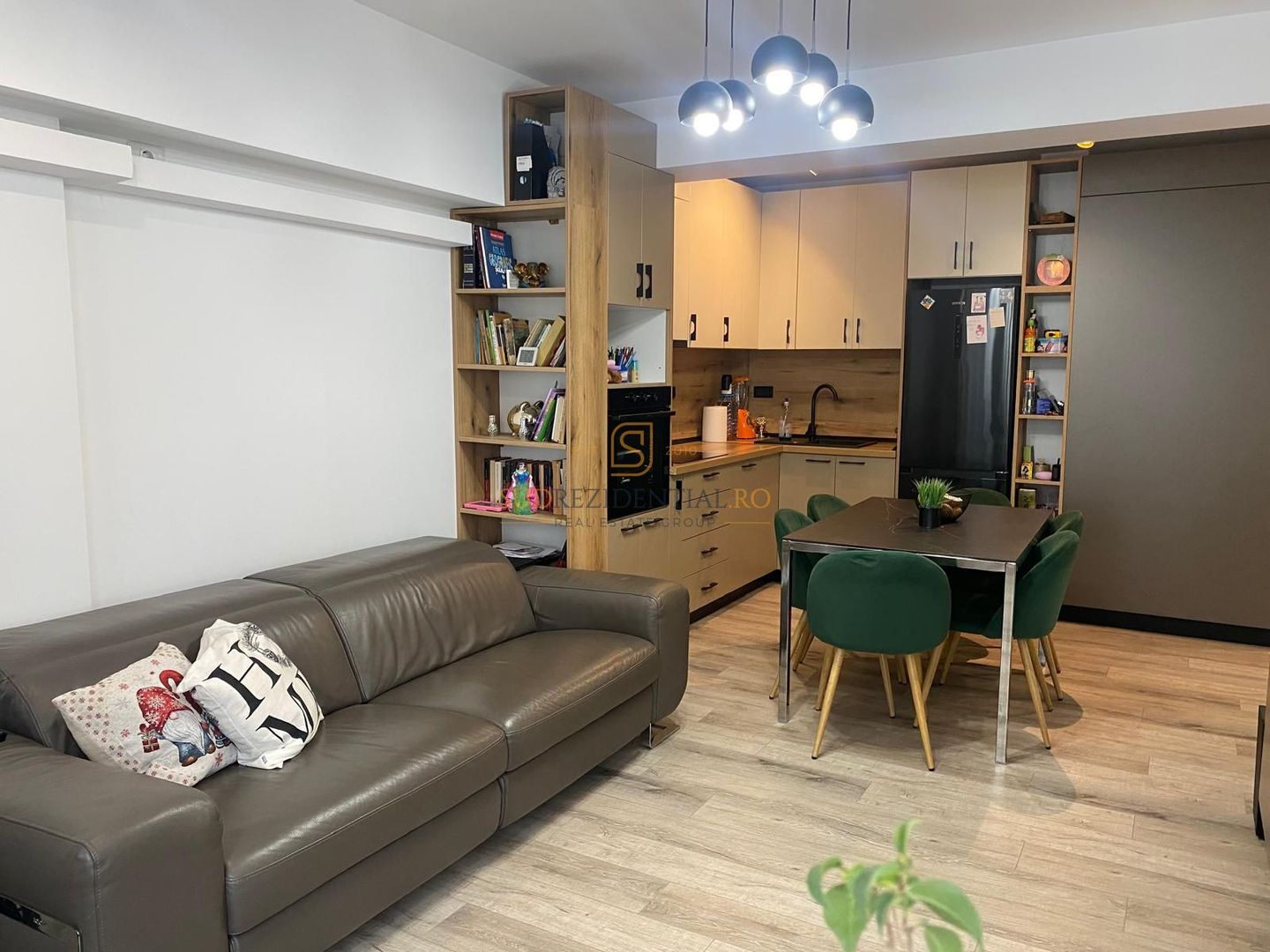 Apartament cu 3 camere, gata de mutare, imobil nou cu curte - Poză 2