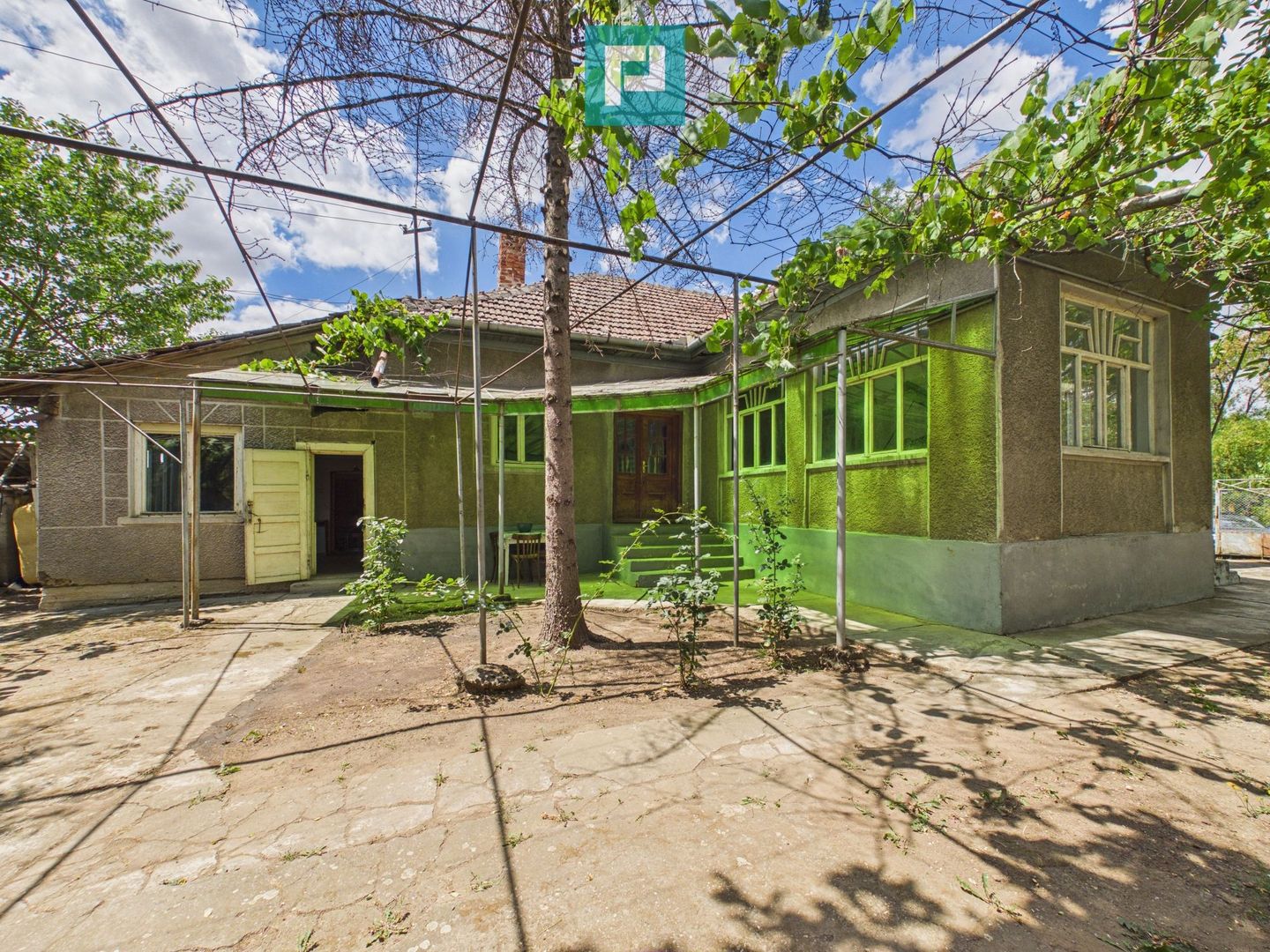 Casă cu 4 camere și teren de 4227mp în Curtici - Poză 23