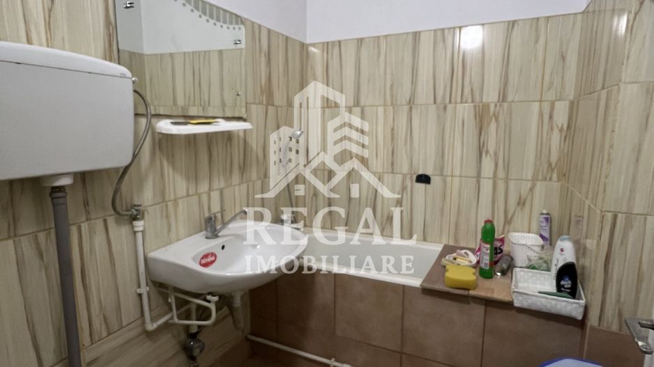 Apartament de vânzare în exclusivitate – Zona Micro 4 etaj 2/4 - Poză 10