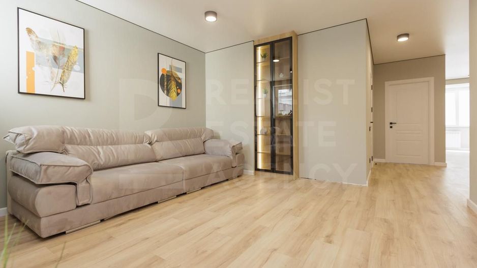 Vânzare, apartament, 2 camere +living, bul. Mircea cel Bătrân, Ciocana - Poză 1