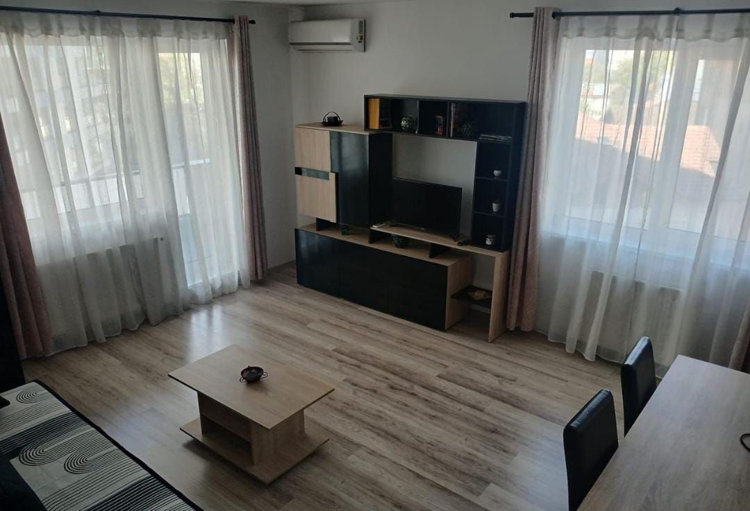 Apartament spatios 2 camere, 2 bai si balcon 13mp in zona Poltehnica - Poză 1