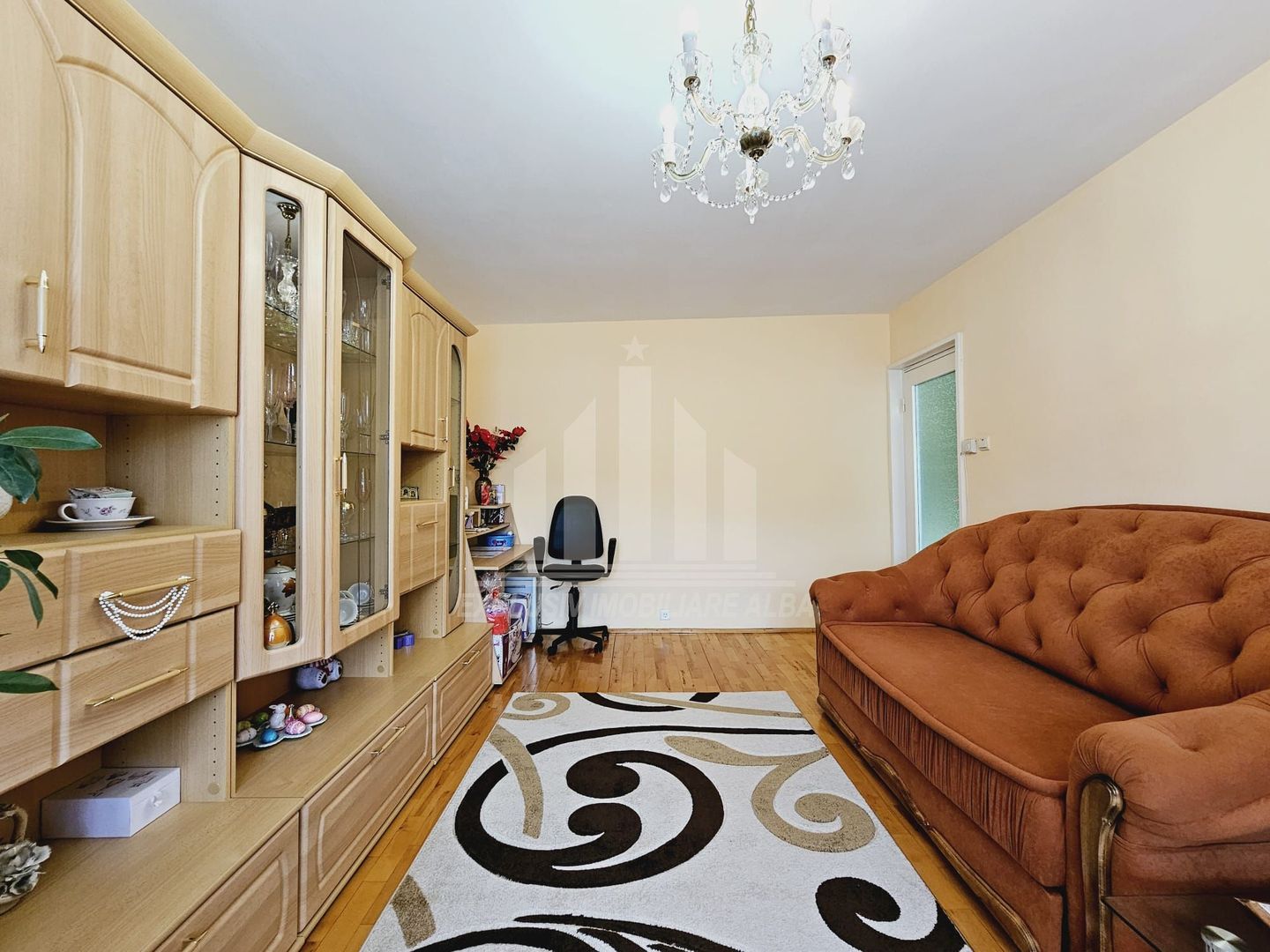 Apartament cu 3 camere decomandate, Cetate - Poză 2