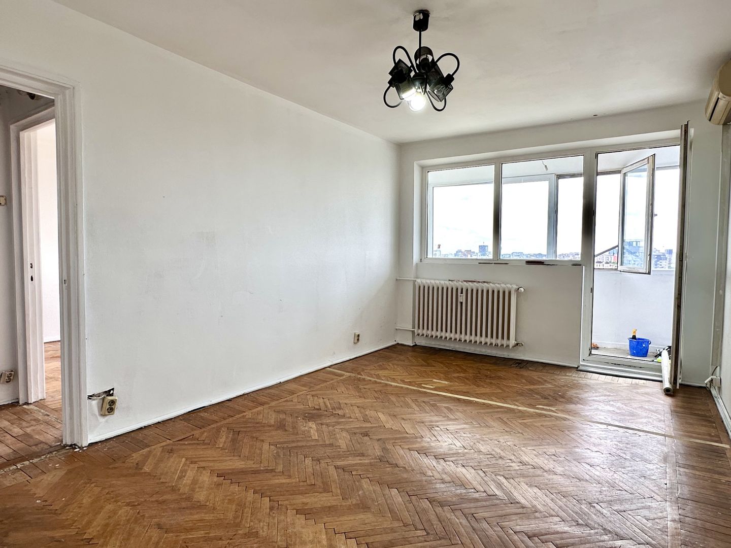 Apartament 2 camere Mihai Bravu 42-62, vedere spate, bloc izolat - Poză 2