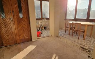 Spatiu Comercial Renovat cu Curte Interioara 7 Euro/mp - Poză 2