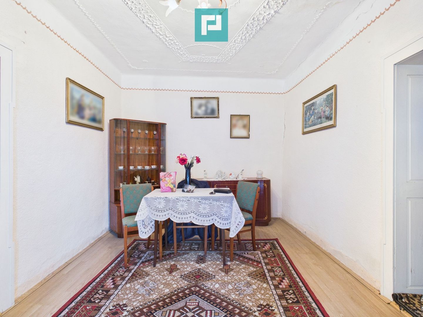 Proprietate cu 3 case din văiugă și teren în Nadab - Poză 3